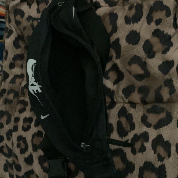 Nike men’s/ unisex pouch - Picture 5 of 5